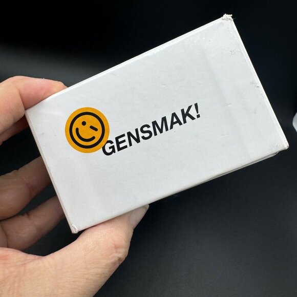 GENSMAK! Party Game - Engaging Multi-Generational Trivia Game with Comedic Hints - Picture 4 of 9